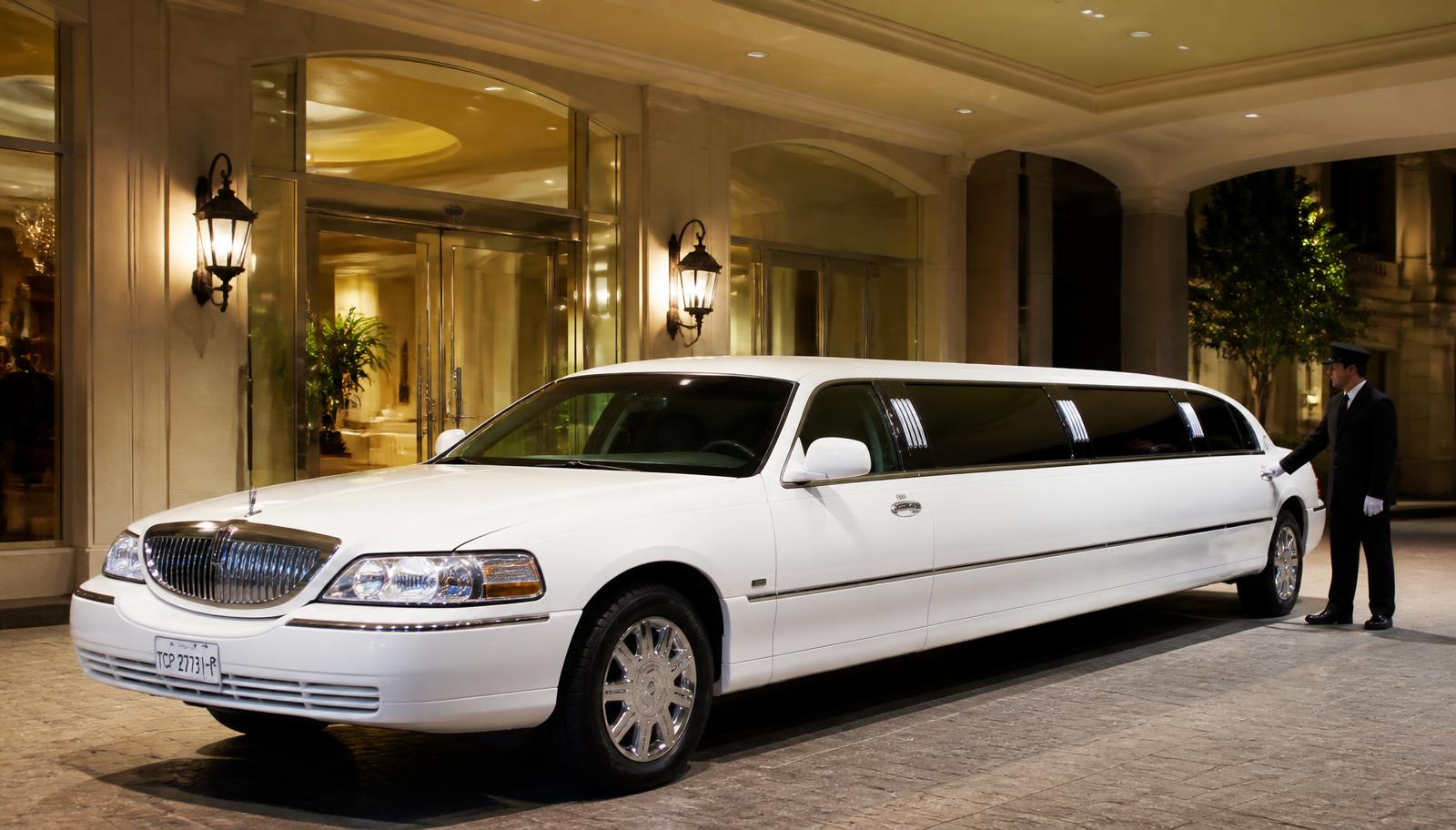 Stretch Limousine — 8–14 passengers